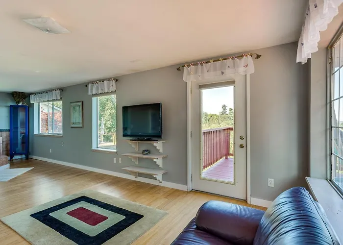 Federal Way Vacation Rental: Bay & Mountain Views!