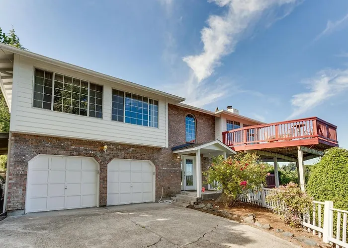 Federal Way Vacation Rental: Bay & Mountain Views!