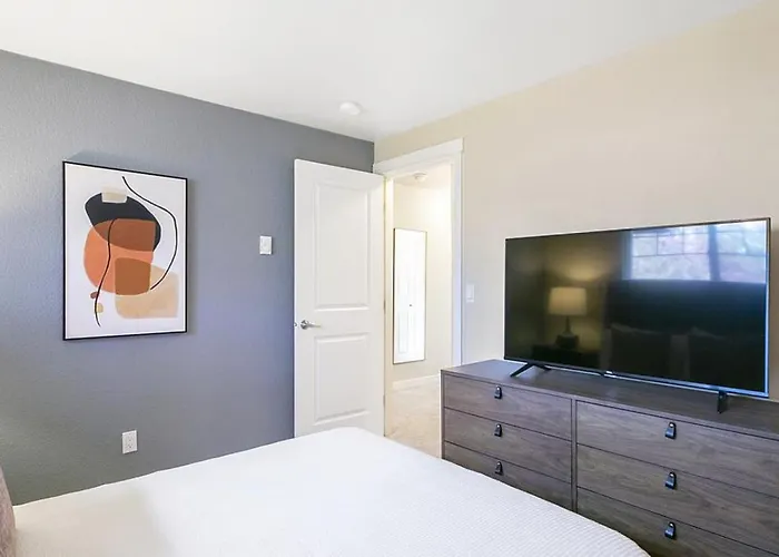 Landing Modern Apartment With Amazing Amenities