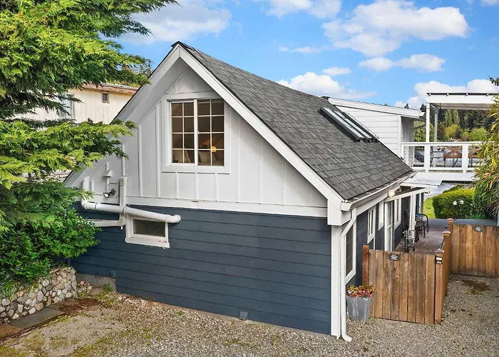 Lakefront Cottage With Ac