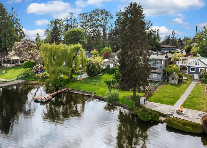 Lakefront Cottage With Ac